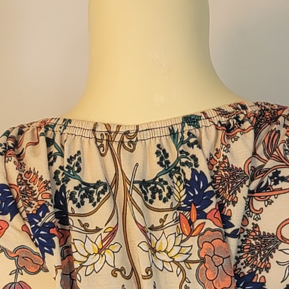 Boho Style Mini dress with crocheted sleeve - Picture 5 of 16